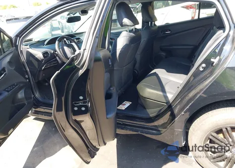 2016 Toyota Prius Four z USA, uszkodzony, nr VIN JTDKARFU7G3520404